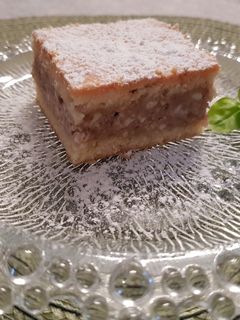 Túrós, diós kocka recept fotója