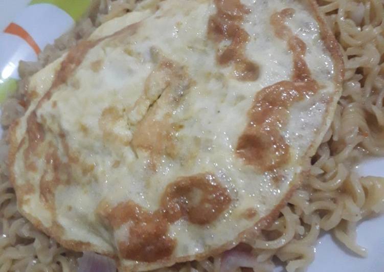 Recipe of Super Quick Homemade Indomie n fried egg