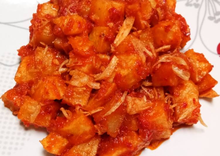 Langkah Mudah untuk Membuat BALADO KENTANG GORENG PEDAS dengan taburan Goreng Bawang 😋😍, Lezat Sekali