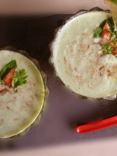 A picture of Cold cucumber soup.