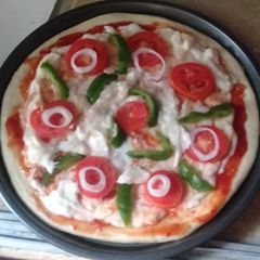 No cheese, vegetable pizza A picture of No cheese, vegetable pizza.