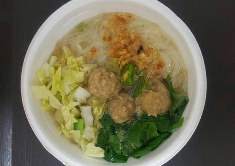 Bakso ayam maknyuuz..nyuz