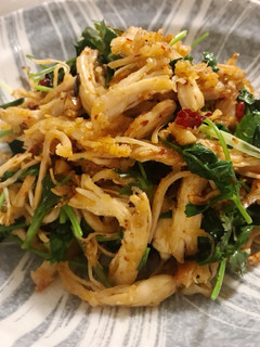 “脆衣”鸡丝😋😋(夏季开胃菜 ) ——- 鸡胸肉的另一种烹调法 的食譜成品照片