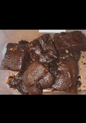 Una foto de *Falsos* Brownies integrales con nueces