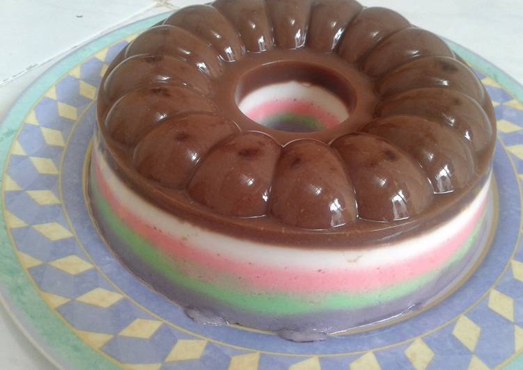 Puding busa warna warni