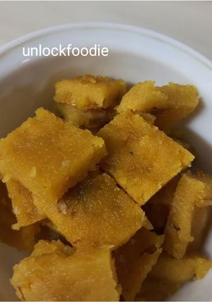 A picture of Moong Dal Ki BURFI.