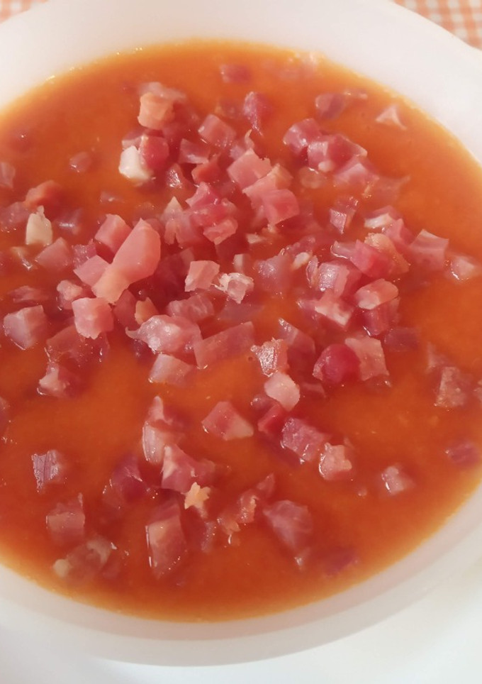 Una foto de Salmorejo de melocotón