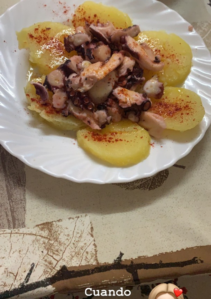 Una foto de Pulpo a la gallega