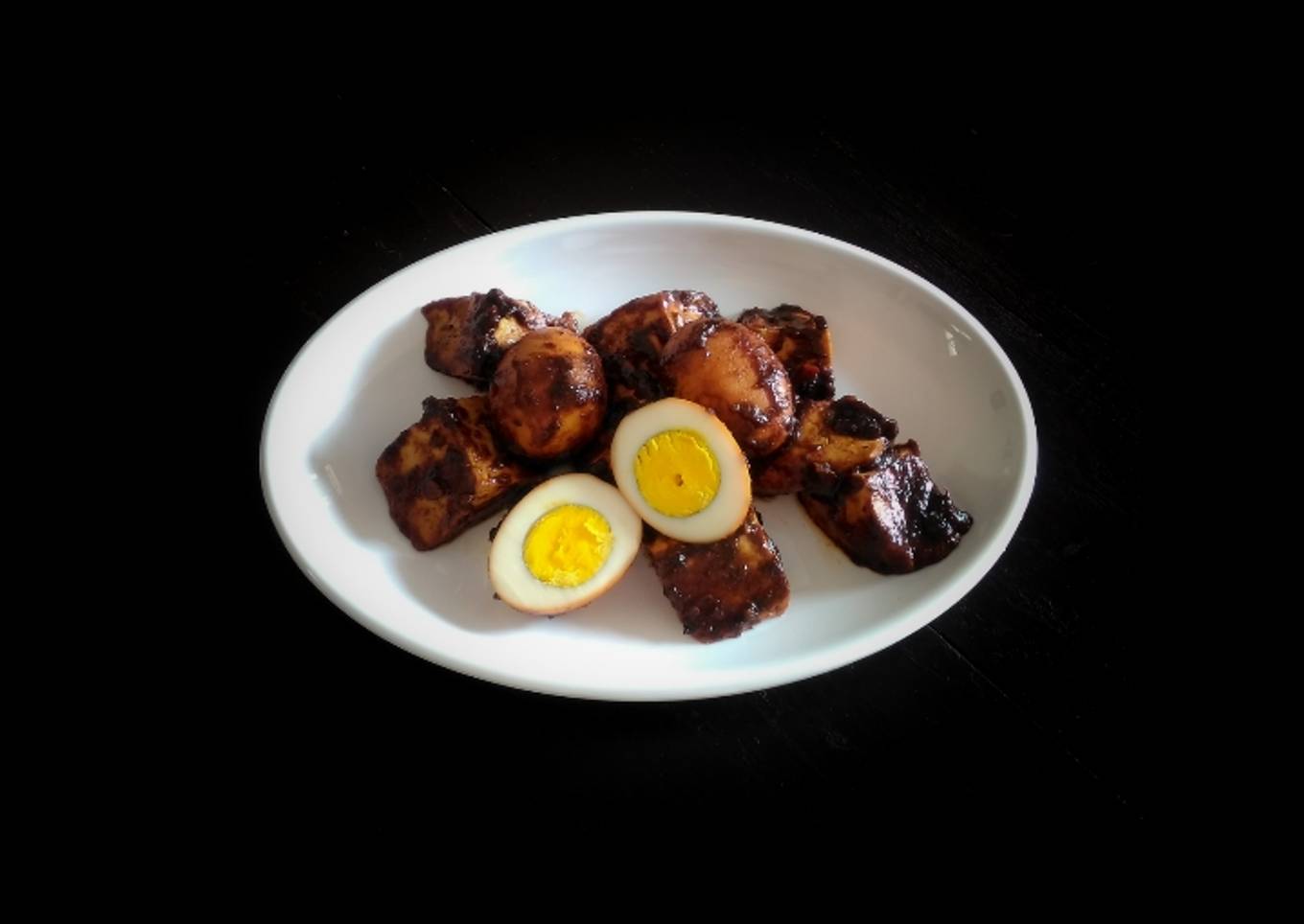 Tahu dan Telur Bumbu Kluwek