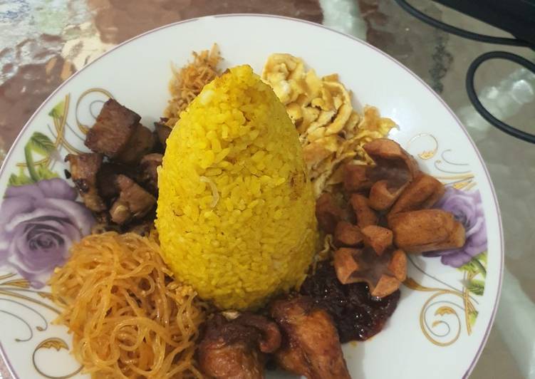makanan Nasi Tumpeng Mini Jadi, Bisa Manjain Lidah
