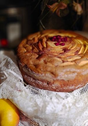 Una foto de Bizcocho de Yogur, Manzana y Granada en Olla GM con Cabezal de Horno