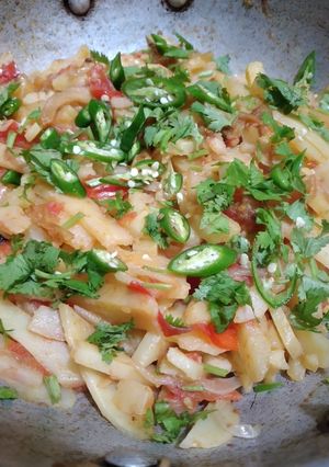 A picture of Aloo fries bhujiya.