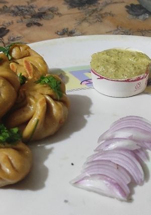 आटे के फ्राई मोमो (atte ke fry momo recipe in Hindi) रेसिपी मुख्य फोटो