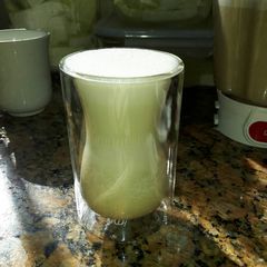 A picture of Almond milk.