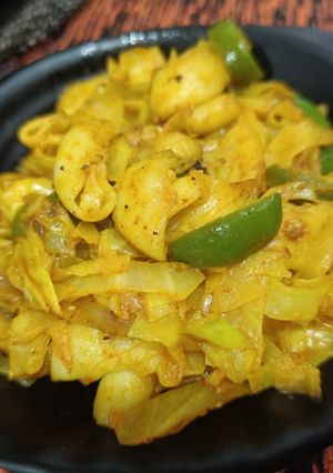 A picture of Mix veg macaroni pasta.