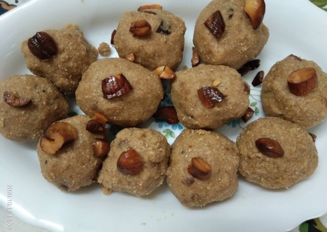 Atta Pinni Laddoo Recipe