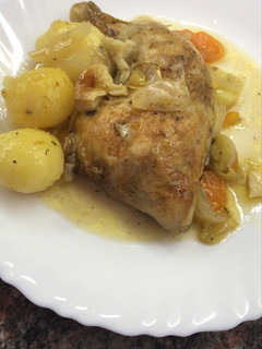 Una foto de Muslos de pollo al horno
