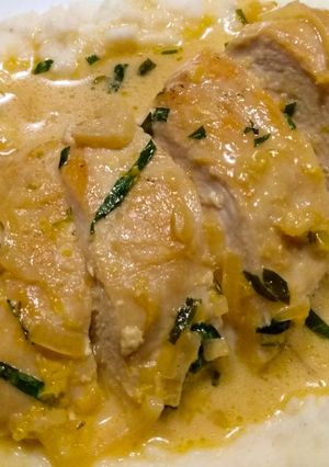 A picture of Creamy tarragon lemon chicken.