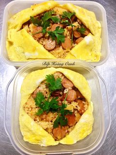 Hình của món Cơm Chiên Xúc Xích Kim Chi.