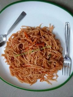 हक्का नूडल्स (hakka noodle recipe in marathi) रेसिपी चे मुख्य फोटो