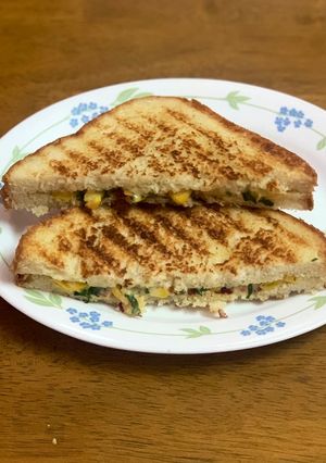 A picture of Cheese Spinach Corn Sandwich.