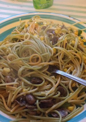 Una foto de Tallarines con champiñones, choclo y pimentón verdeMuy fácil