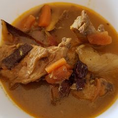 A picture of Herb Chicken Soup.