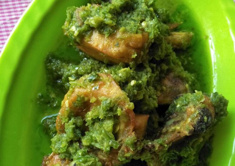 Langkah Mudah untuk Membuat Ayam goreng cabe hijau yang Enak Banget
