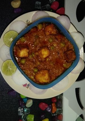 मटर पनीर (Matar paneer recipe in hindi) रेसिपी मुख्य फोटो