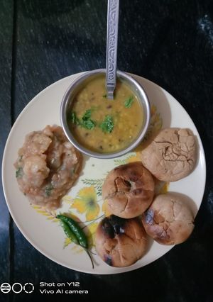 A picture of Daal bati.