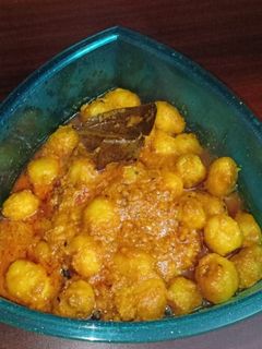 কাশ্মীরি আলুর দম (kashmiri aloor dum recipe in Bengali) রেসিপির প্রধান ছবি