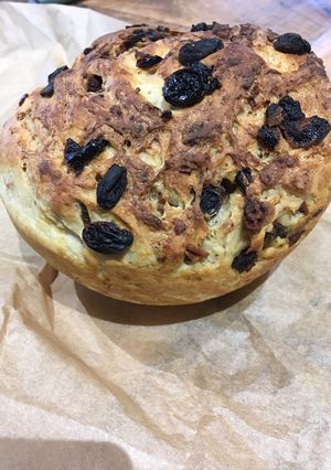 A picture of Fruit and nut bread.
