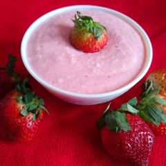 A picture of Strawberry shrikhand.