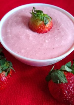 A picture of Strawberry shrikhand.