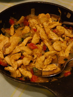 Una foto de Fajitas de pollo y verduras