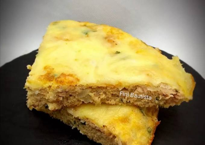 Tortilla de atún cebolla y queso Receta de Fini Bautista Angulo- Cookpad