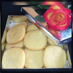 A picture of Eat-Sum-Mor(shortbread cookies).