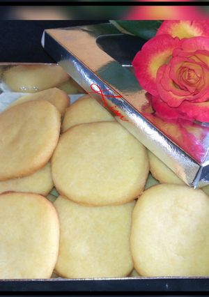 A picture of Eat-Sum-Mor(shortbread cookies).