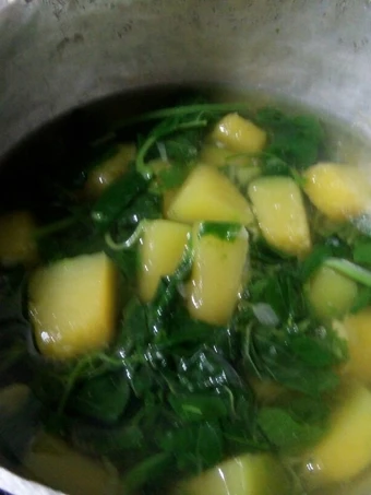 Langkah Gampang Membikin Resep  Sayur bening bayam, daun katuk dan labu kuning yang Enak, Lezat Sekali