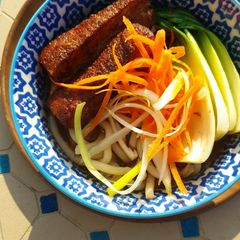 A picture of Braised belly of pork ramen 🍜.