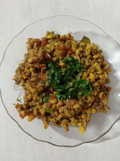 हिरव्या मुगाची भाजी (hirvya mungachi bhaji recipe in marathi) रेसिपी चे मुख्य फोटो