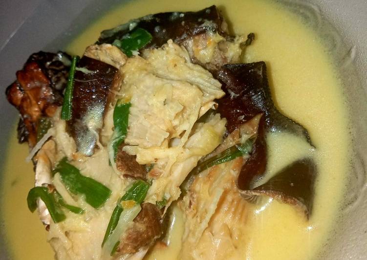 Cara membuat Ikan pari kuah santan Sederhana dan Mudah Dibuat