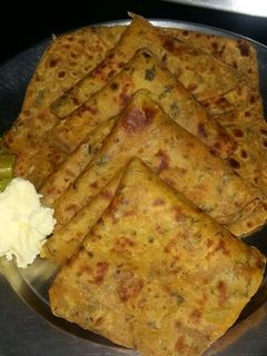 लहसुन मसाला पराठे (Lahsun masala parathe recipe in hindi) रेसिपी मुख्य फोटो