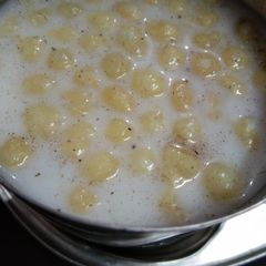 A picture of Boondi Lassi.