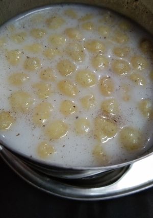 A picture of Boondi Lassi.