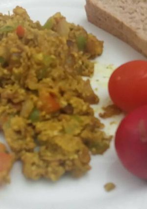 A picture of Indian egg bhurji.