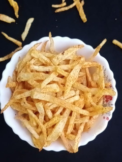 पेरी पेरी आलू लच्छा(Peri peri aloo lachchha recipe in Hindi) रेसिपी मुख्य फोटो