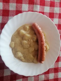 Krumplifőzelék sült virslivel recept fotója