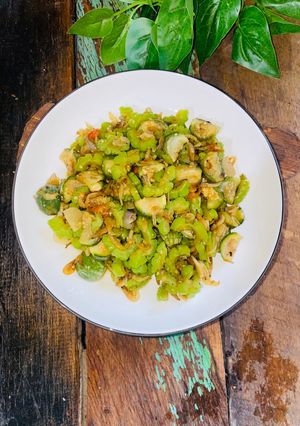 Foto resep Oseng Pare Terong