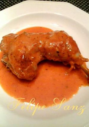 Foto principal de Pollo es salsa de hierbas provenzales